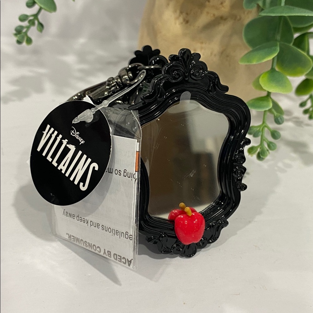 Disney Villains Bath & Body Works “Evil Queen” Mirror PocketBac Holder - Picture 1 of 7